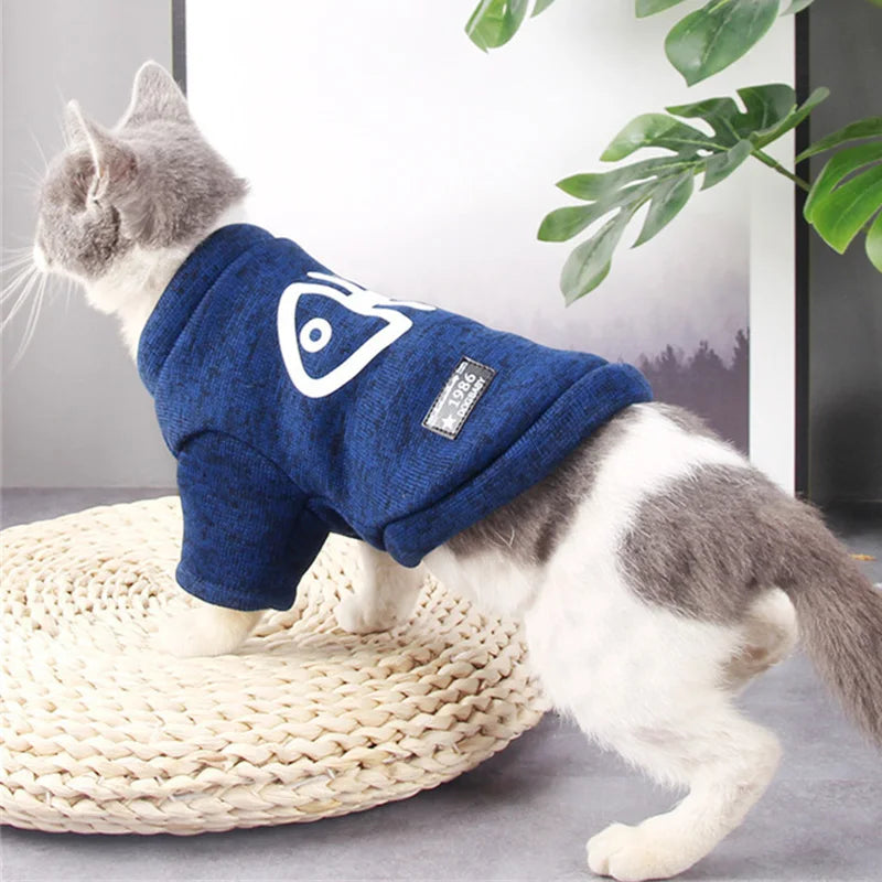 Classic Style Cat Clothes Coat Warm Fleece Pet Sweater for Cats Spring Autumn Gato Clothing Kitten Jacket Outfit Pets Supplies